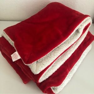 Wondershop Sherpa and Velvety Throw